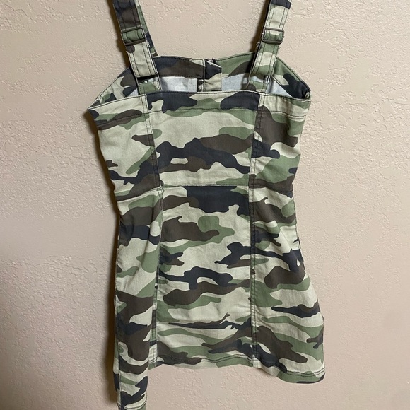 H&M zip up dress - Picture 2 of 3